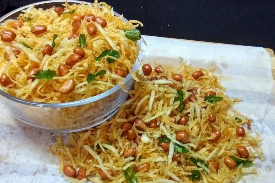 Snack Alert: Aloo Namkeen Chivda