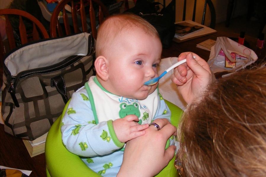 How To Introduce Solid Foods To Your Baby