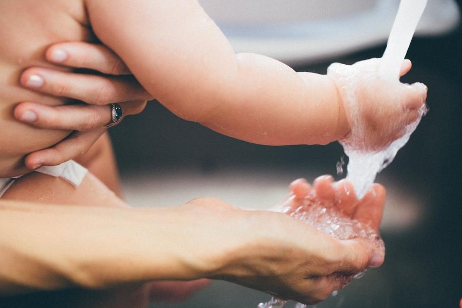 Why Is It Important for Children to Wash Their Hands With a Natural Hand Wash?